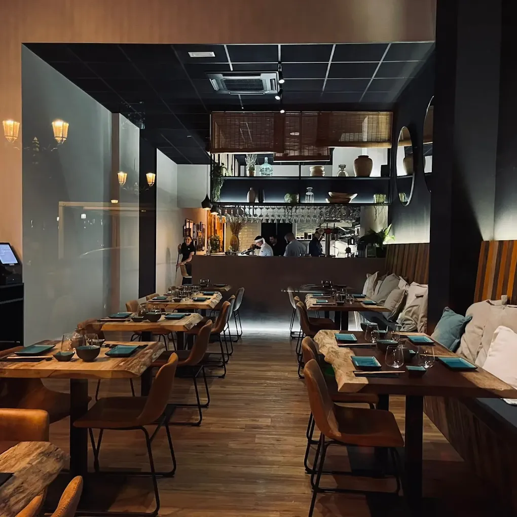 Interior de KRŪ Restaurant